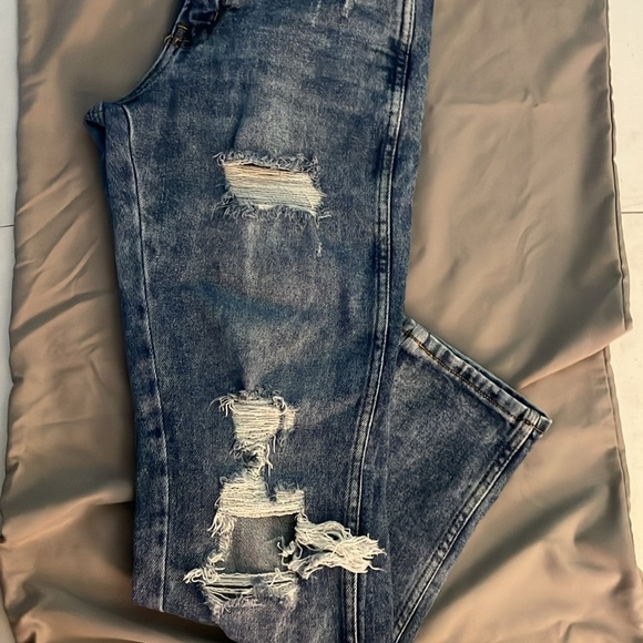 Highest rise curvy mom jean - Picture 2 of 4